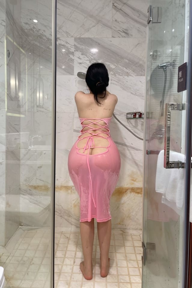 [微密圈]迷人的五姨太 – 湿身诱惑 [19P-72M]-365学习资料