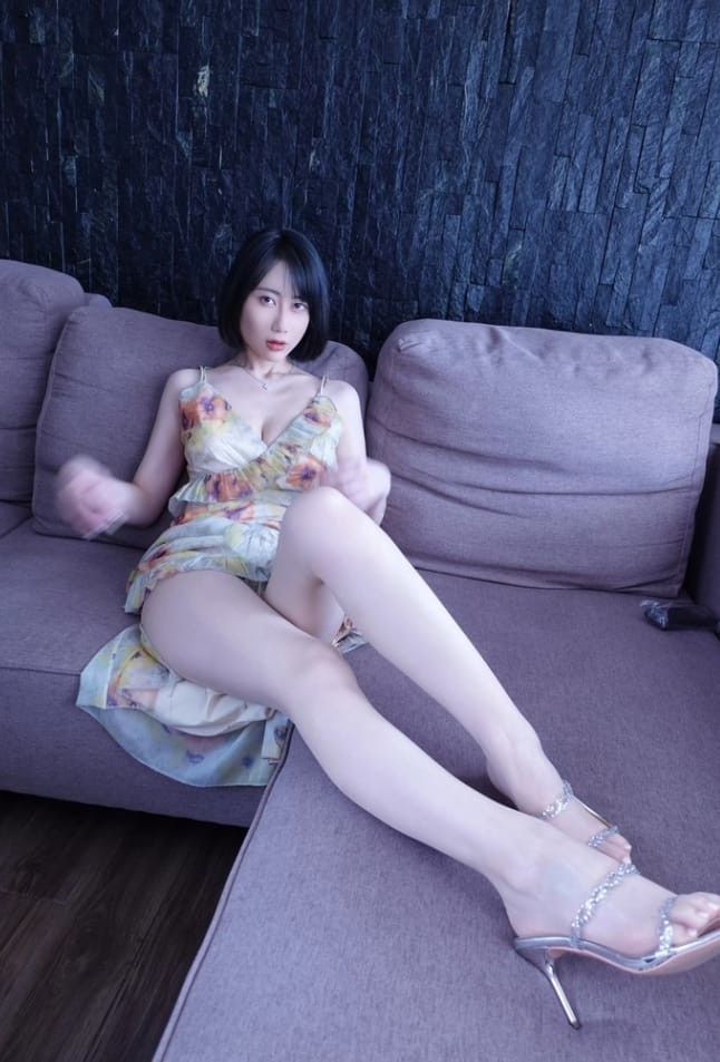 [微密圈]郑瑞妤 – 碎花裙加豹纹内内 [14P -33M]-365学习资料