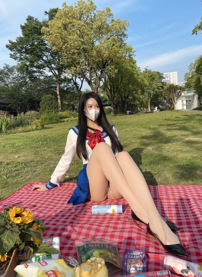 [微密圈]July芝岚 – 户外野餐 [59P-89M]-365学习资料