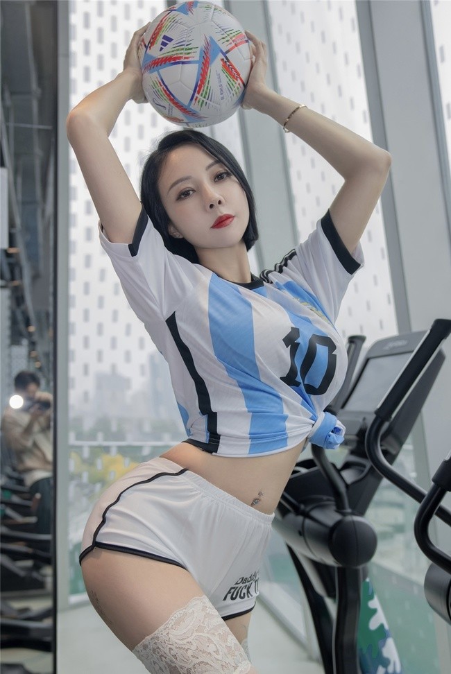 [微密圈]果儿Victoria – 浴室足球[28P-54MB]-365学习资料