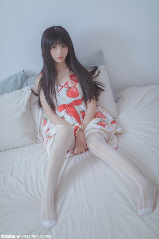 [喵糖映画]VOL.407 草莓小裙子 [40P/366MB]-365学习资料