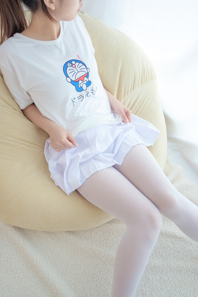 森萝财团 – R15-006 水嫩嫩的白丝美足[71P394M-365学习资料