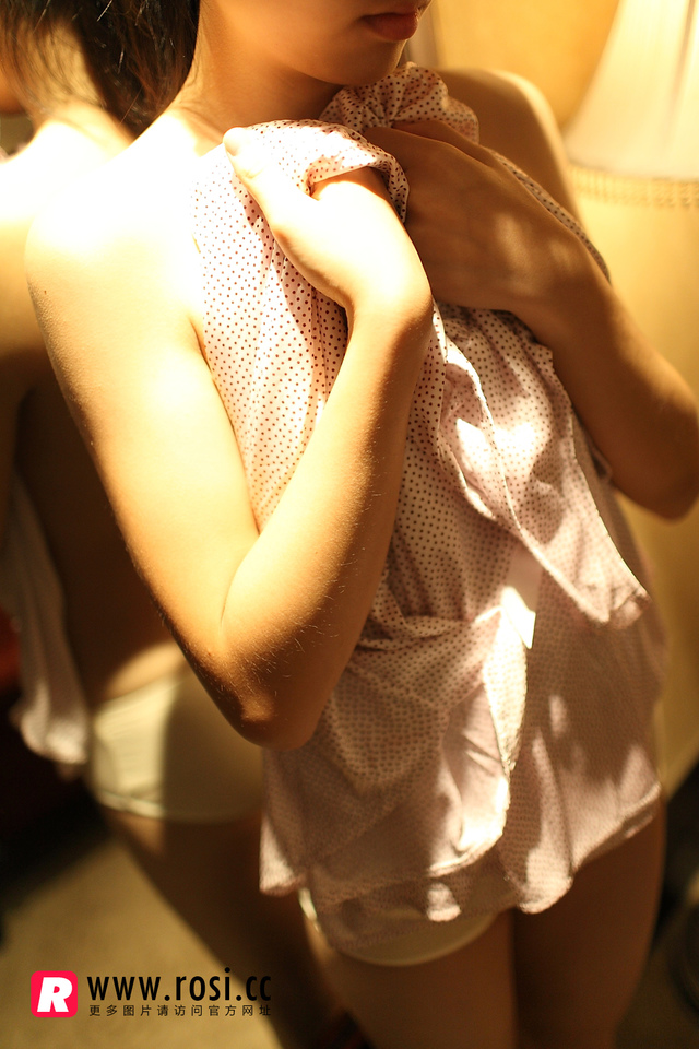 ROSI写真 – 2015.07.28 NO.1328[19+1P12M]-365学习资料
